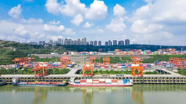 果園港集裝箱碼頭。汪彥彤攝