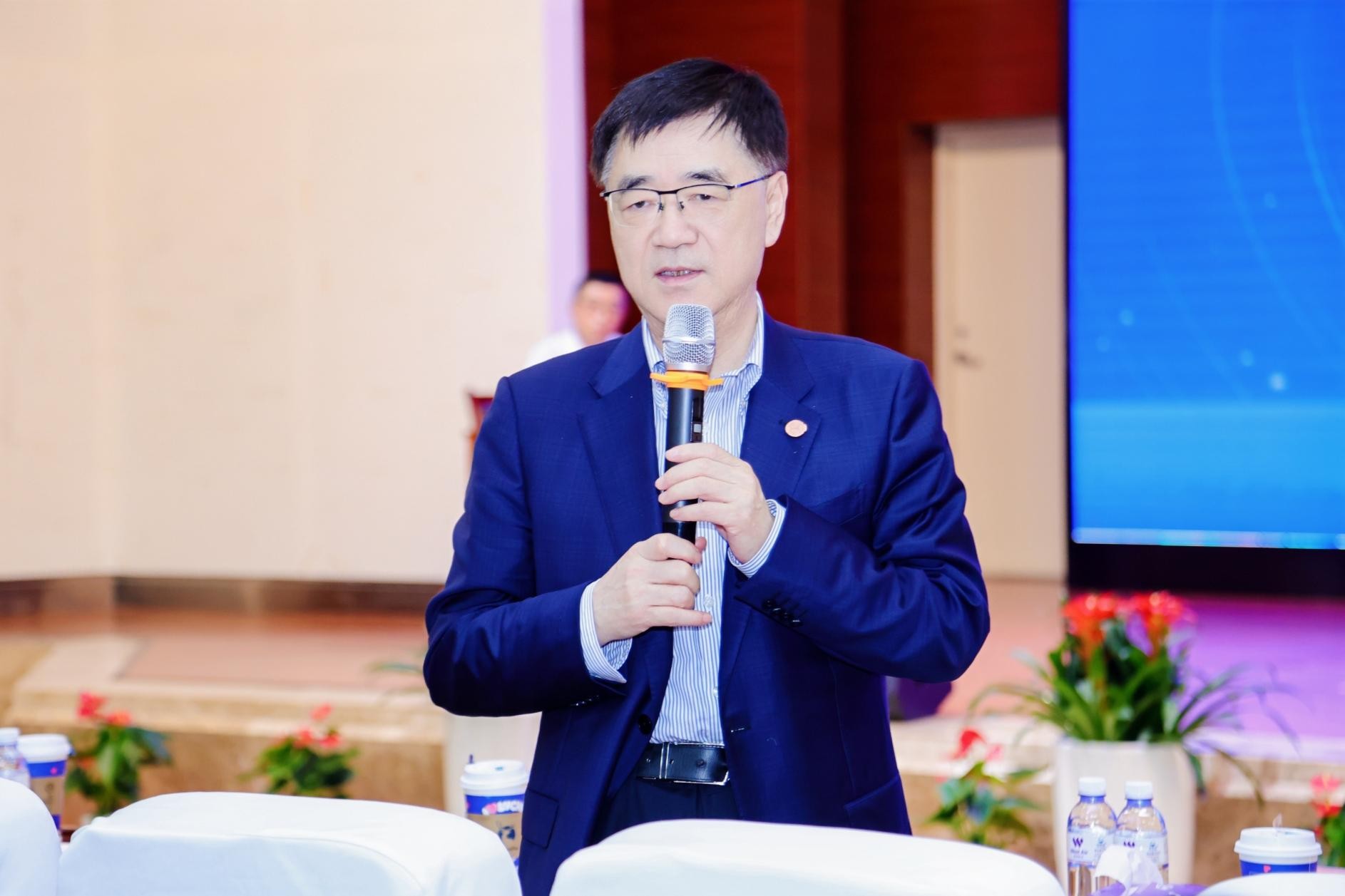 寧光分享細胞治療領域的經驗與見解。重慶醫科大學附屬第三醫院（方大醫院）供圖