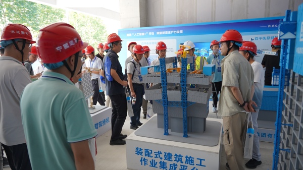 觀摩現場。孫浚杰攝