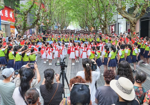 歷史情景劇《梧桐樹下的路》現場 。秦廷富攝