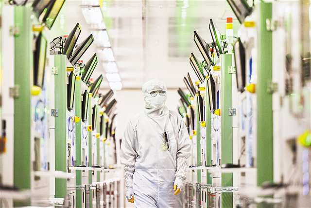 8月29日，重慶市天實精工科技有限公司，生產線上工人正在忙碌。首席記者 龍帆 攝/視覺重慶