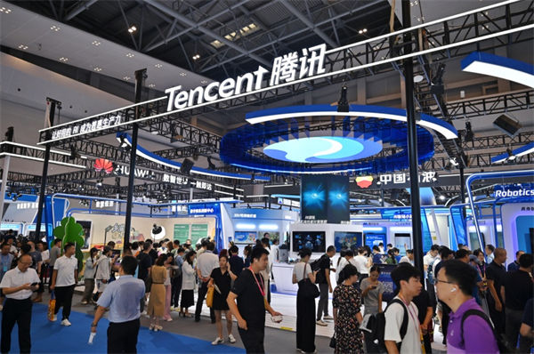 騰訊攜“AI全家桶”亮相2025世界智能產業博覽會。鄒樂攝