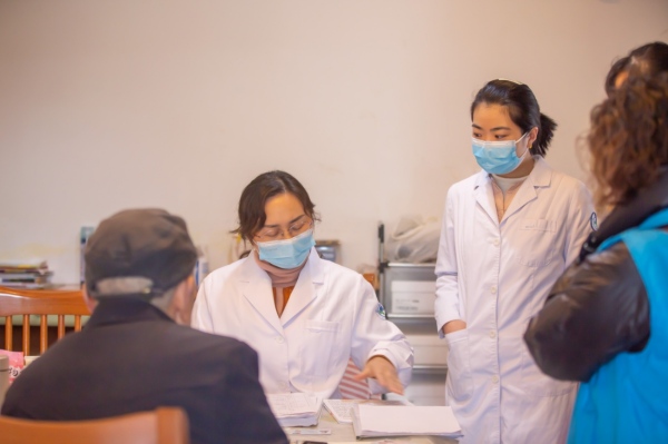 為行動不便群眾開展上門評殘服務。渝北區殘聯供圖