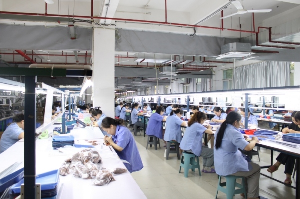 敏城電子生產車間。萬州區委宣傳部供圖