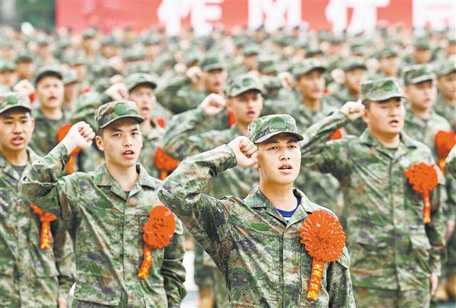 重慶舉行儀式歡送入伍新兵