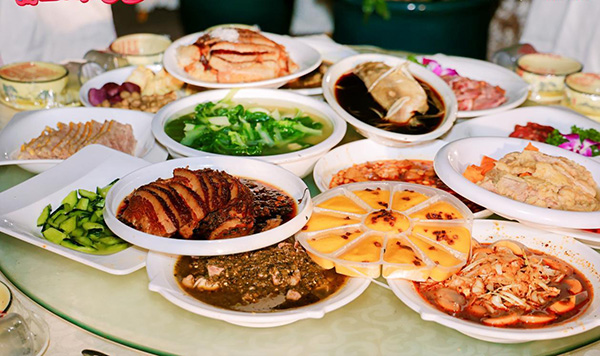 萬科御瀾道百家宴菜品。萬科物業供圖