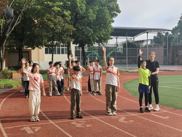 智慧體育為學生提供及時的數據分析與專業指導。徐雯瑄攝