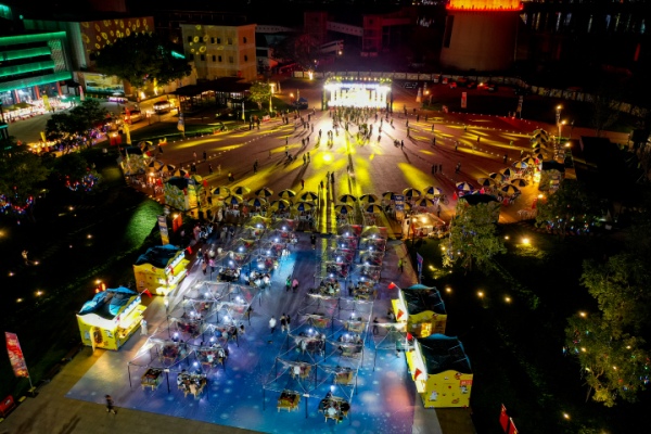 九龍坡“光影奇旅”啤酒音樂節啟幕。曹鳴鷗攝