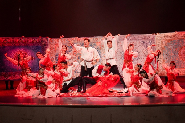 《地毯上的新娘》演出現場。渝北區文化旅游委供圖