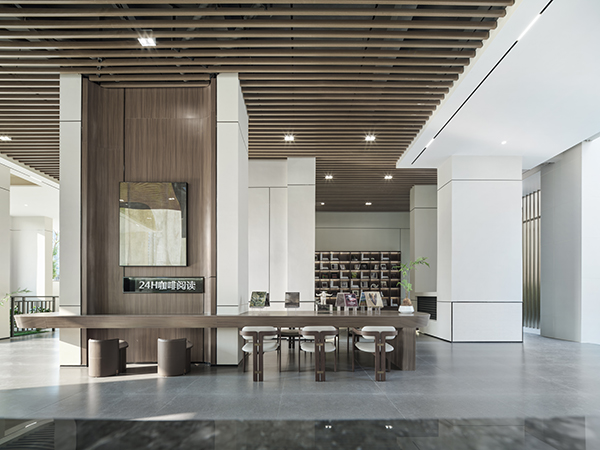 中建·光嶼一期架空層交付實景。中建·光嶼供圖