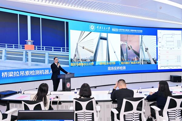 夏潤川介紹團隊故事。主辦方供圖