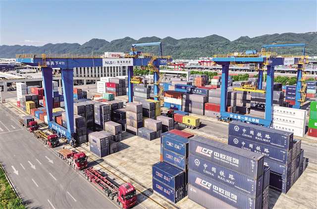 中國銀行重慶市分行充分發揮跨境金融優勢，積極助力西部陸海新通道建設 郭普 攝/視覺重慶