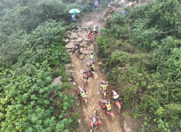主賽場賽道選址礦坑遺址。巴南區融媒體中心供圖