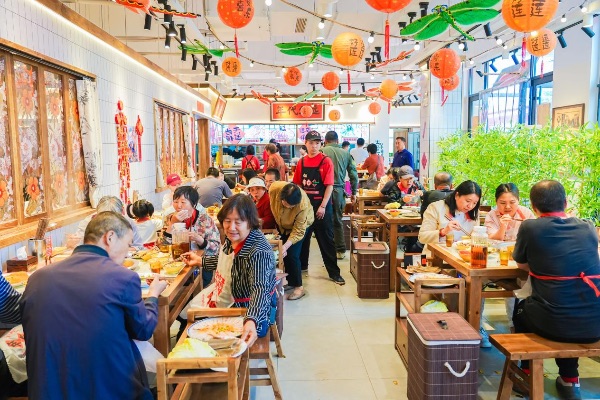 年白老火鍋。年白老火鍋供圖