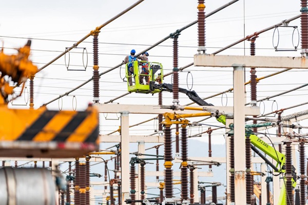 220千伏郵亭變電站集中檢修現場。國網重慶永川供電公司供圖